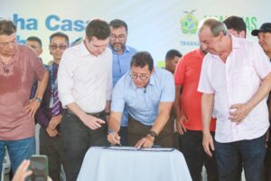 Imagem da notícia - Governador Wilson Lima, Ministério das Cidades e prefeitura assinam contrato para a construção de 400 casas em Tefé