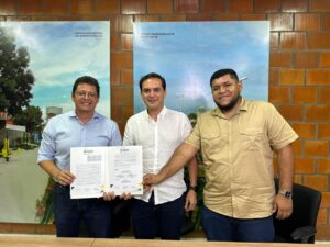 Imagem da notícia - Governo do Amazonas e Prefeitura de Parintins assinam termo de cooperação para repasse das obras de saneamento do Prosai