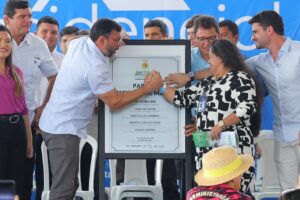 Imagem da notícia - Governador Wilson Lima entrega novo residencial do Prosamin+ para famílias que viviam em áreas de risco