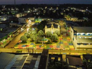 Imagem da notícia - Governador Wilson Lima visita obra de pavimentação da estrada Codajás-Anori e inaugura iluminação pública de LED em Beruri e Anori
