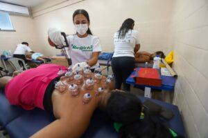 Imagem da notícia - Governo Presente: Mutirão de serviços garante mais de 4,5 mil atendimentos à população da zona oeste de Manaus