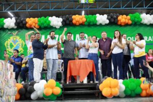 Imagem da notícia - Governador Wilson Lima assina ordem de serviço para ampliação do hospital e anuncia novas obras no setor viário de Rio Preto da Eva