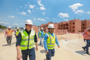 Imagem da notícia - Prosamin+ avança com obras de habitação e urbanização na Comunidade da Sharp, zona leste da capital