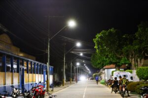 Imagem da notícia - Governador Wilson Lima assina convênio para recuperação viária e inaugura iluminação pública em Canutama