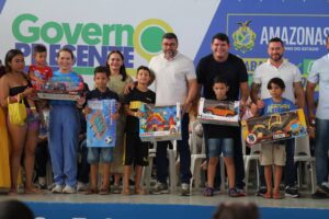 Imagem da notícia - Wilson Lima leva Governo Presente edição especial do Dia das Crianças à zona norte, com entrega de brinquedos e serviços de saúde