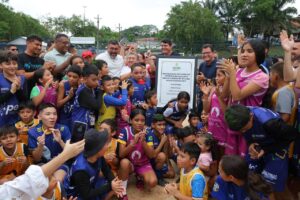 Imagem da notícia - Governador Wilson Lima entrega complexo esportivo revitalizado no conjunto Santos Dumont na véspera do Dia das Crianças