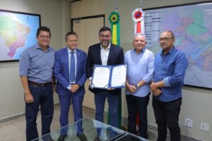 Imagem da notícia - Governador Wilson Lima assina ordem de serviço das obras de recuperação viária em Pauini, por meio do Programa Asfalta Amazonas