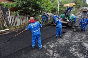Imagem da notícia - Governo do Estado avança com obras de recuperação viária em Boca do Acre, por meio do Asfalta Amazonas