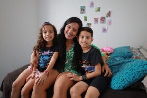 Imagem da notícia - Famílias reassentadas pelo Prosamin+ celebram o Natal em moradias seguras, longe do risco de alagação