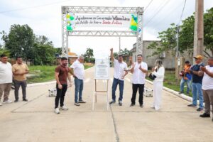 Imagem da notícia - Governador Wilson Lima inaugura sistemas viários em Maraã e Uarini e amplia investimentos em mobilidade urbana no interior