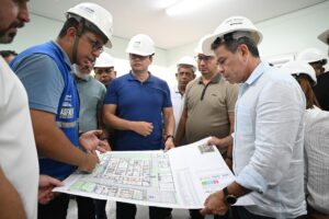 Imagem da notícia - No Médio Amazonas, vice-governador Tadeu de Souza vistoria obras de reforma em hospital de Urucurituba
