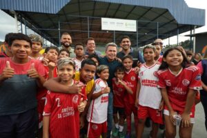 Imagem da notícia - Comunidade comemora revitalização das quadras do CDC da Compensa realizada pelo Governo do Amazonas